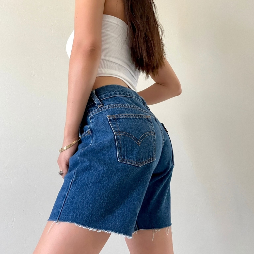 SOLD 307 Levi's Shorts - Picture 4 of 5